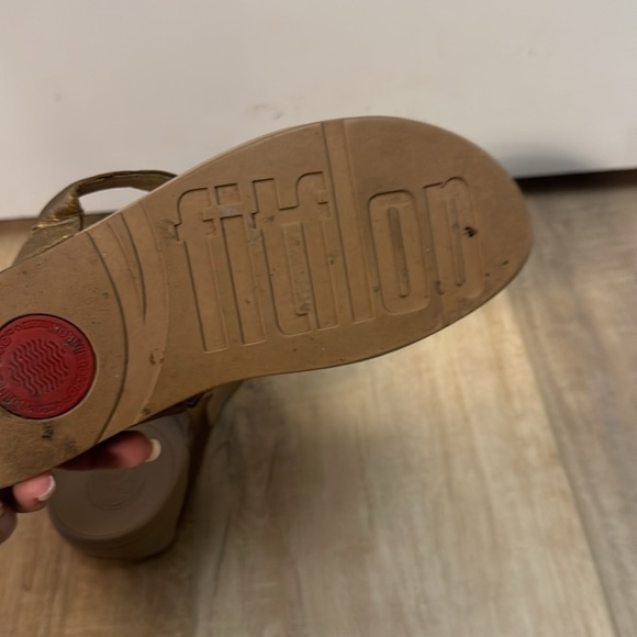 Fitflop Lunetta Bright Bronze Wobble Board Lightweight Thongs Sz 10 - Picture 3 of 7